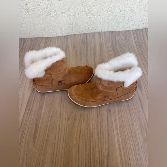 Sorel Women's Brown Boots with Cream Fur - Picture 13 of 14